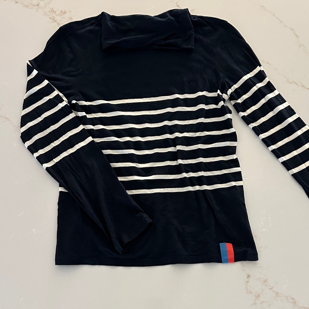 Striped Black and White Long Sleeve Top